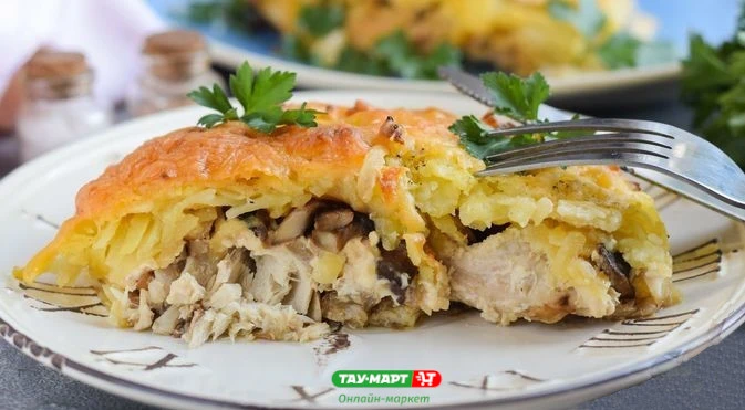 Скумбрия, запеченная с отварным картофелем, грибами и сыром