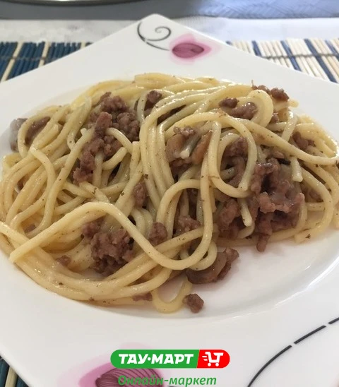 Спагетти с фаршем и грибами