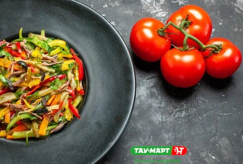 Салат с говядиной и овощами