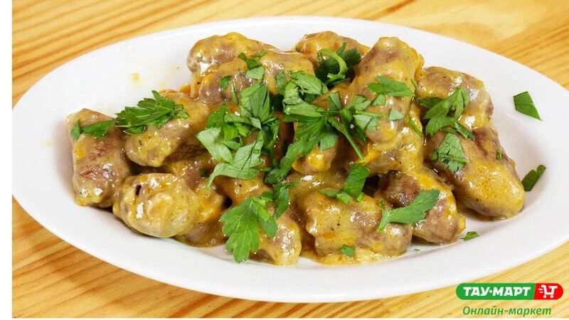 Куриные сердечки, тушеные с овощами